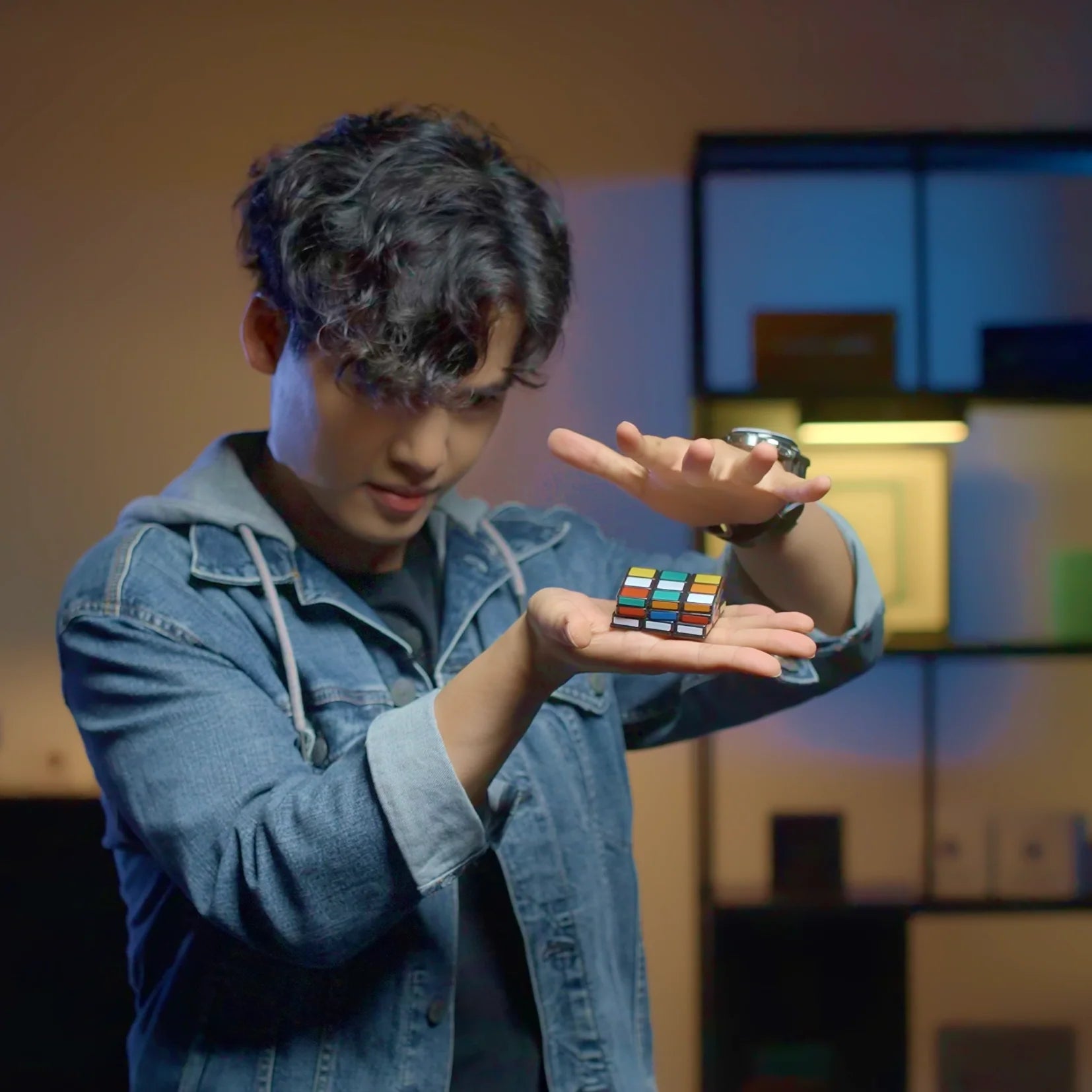 Wafer Cube by Takamiz Usui & Henry Harrius